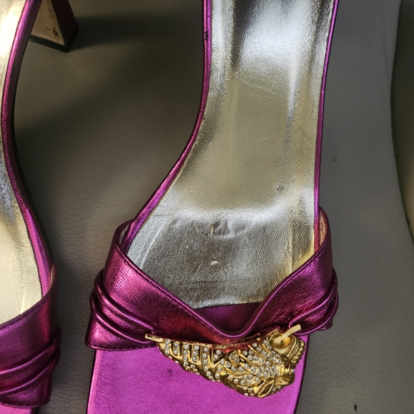 Gucci Fuchsia and Gold Sandals - Picture 2 of 4